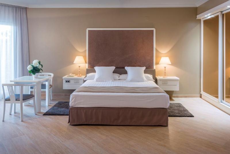 스위트, Mas Gallau