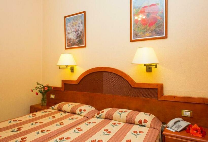 スタンダードルーム, Monopol