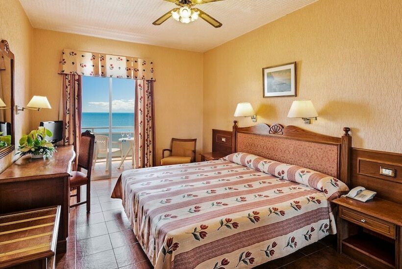 バルコニー付きスタンダードルーム, Monopol