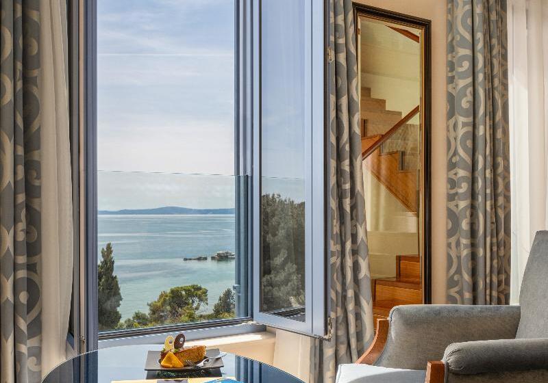 バルコニー付きスタンダードルーム, Monopol