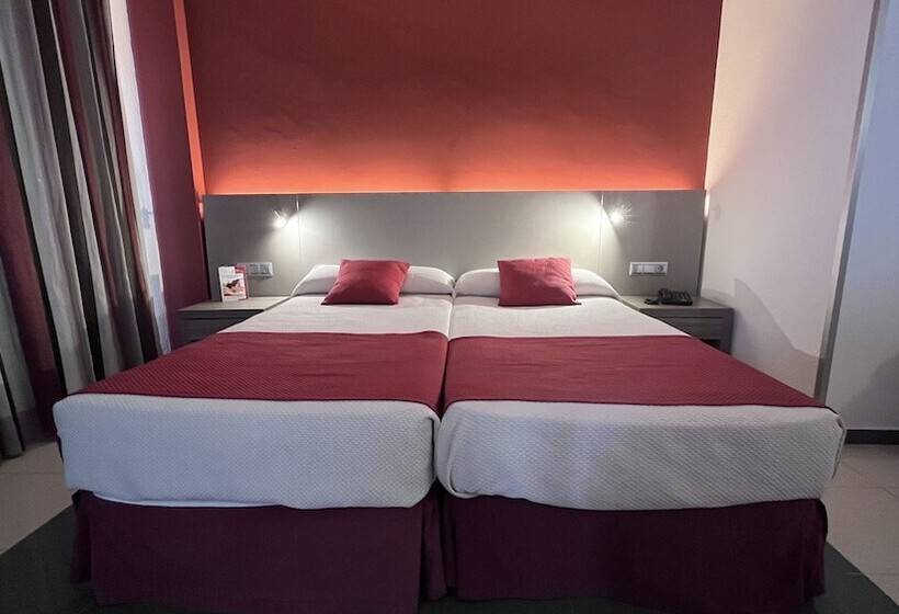 חדר אקונומי, Nerja Club By Dorobe