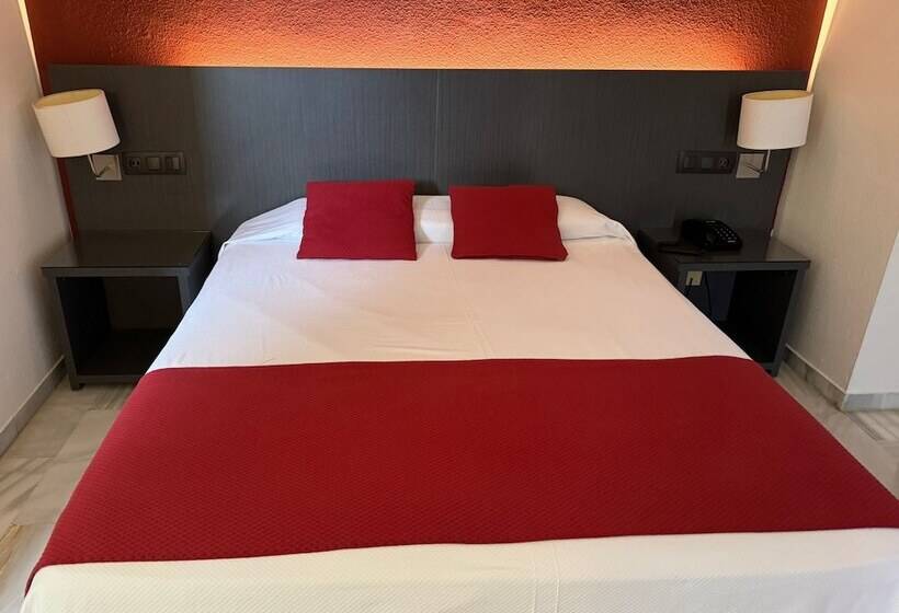 חדר אקונומי, Nerja Club By Dorobe