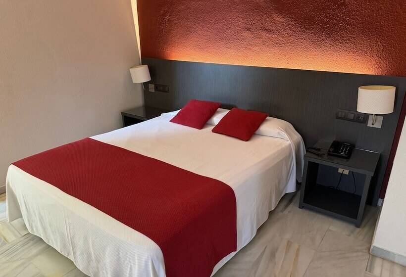 חדר אקונומי, Nerja Club By Dorobe