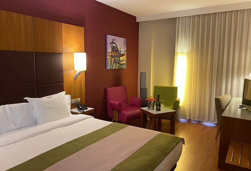 수피리어 룸, Num