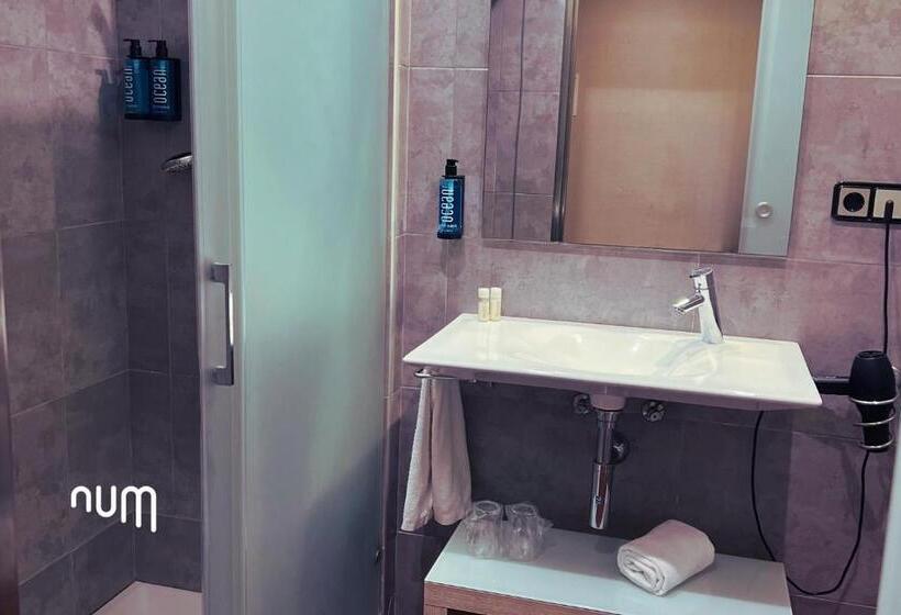 스탠다드 룸, Num