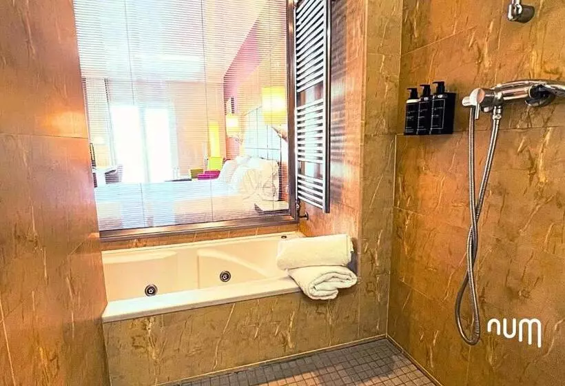 Quarto Superior Individual, Num
