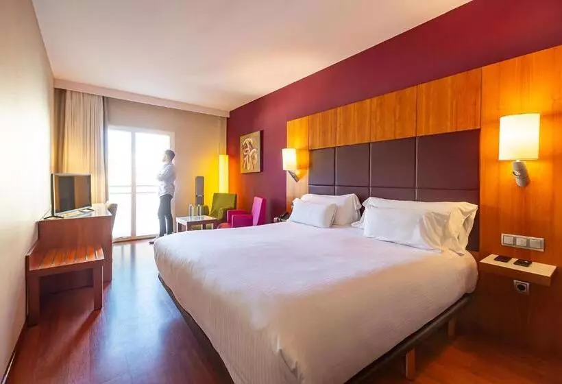 Superior Room, Num