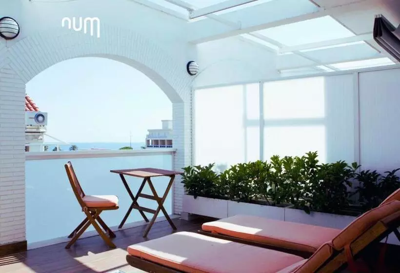 Suite King Bed, Num