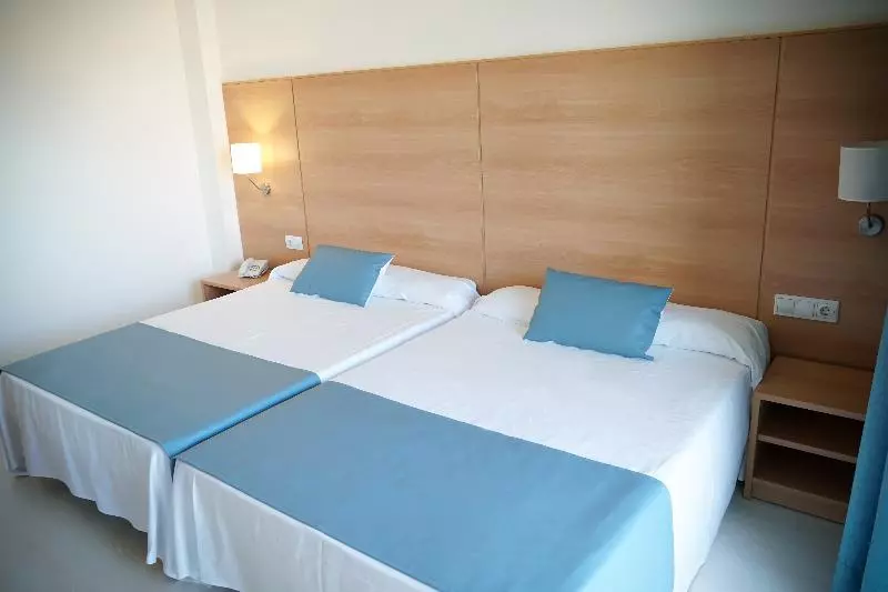 اتاق استاندارد چهار تخته, Ibersol Playa Dorada