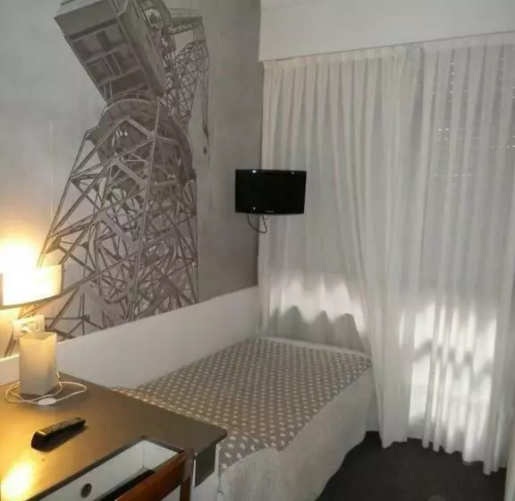 Standard Yhden Hengen Huone, Photo Zabalburu