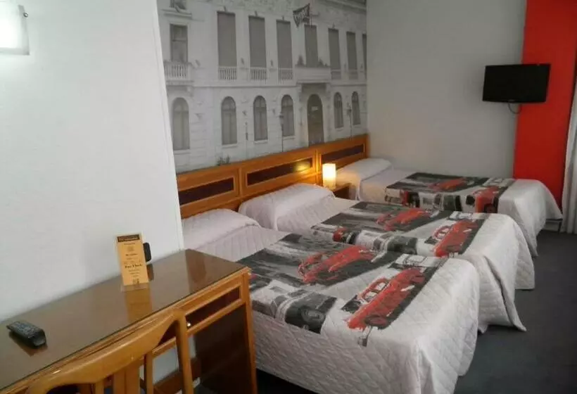 Standard Kolmen Hengen Huone, Photo Zabalburu