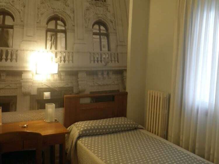 اتاق استاندارد یک نفره, Photo Zabalburu