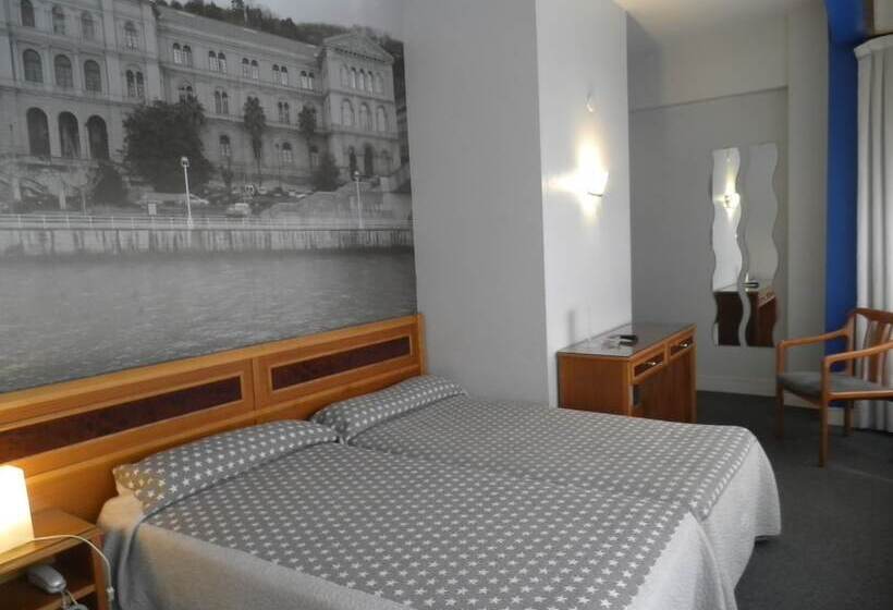 Quarto Triplo Estandar, Photo Zabalburu
