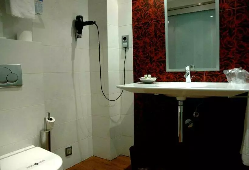 Quarto Triplo Standart, Num
