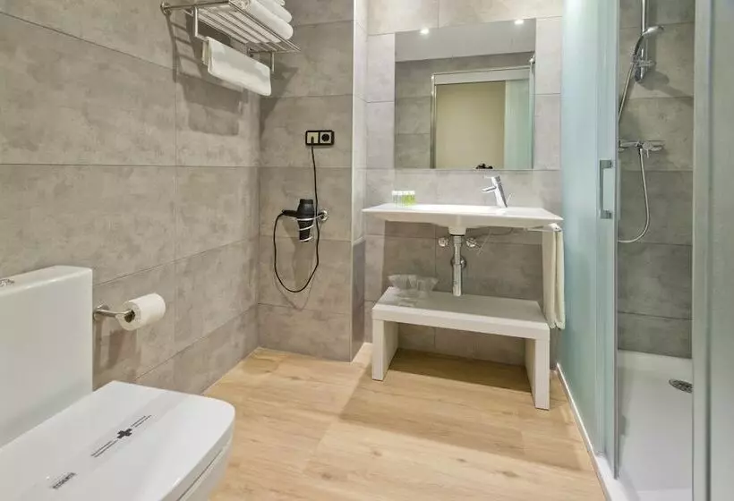 Quarto Triplo Standart, Num