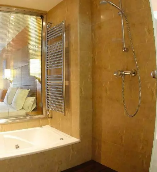 Quarto superior, Num