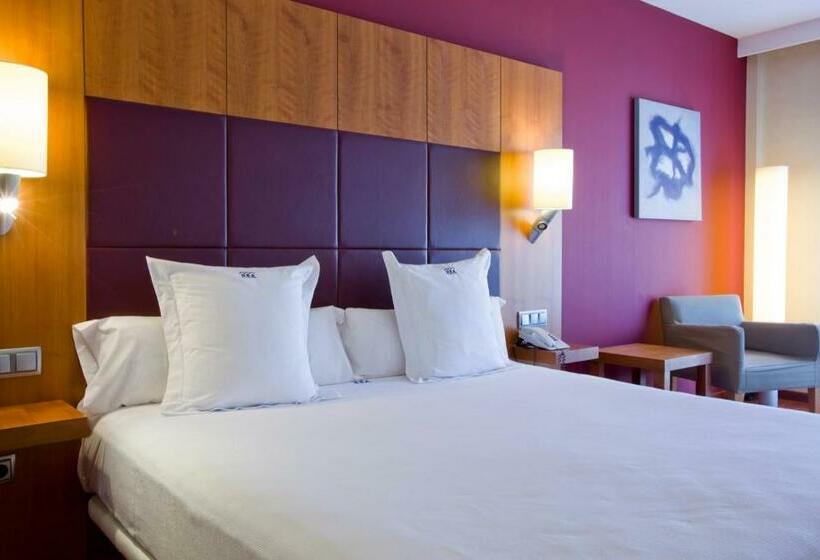 수피리어 룸, Num