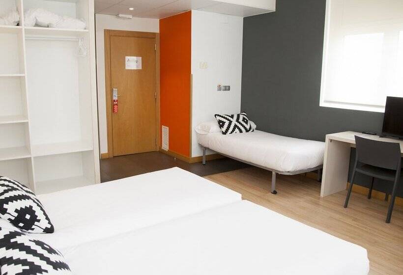 חדר סטנדרט לשלושה, Restaurante Cadosa