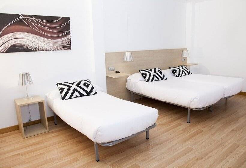 חדר משפחתי, Restaurante Cadosa