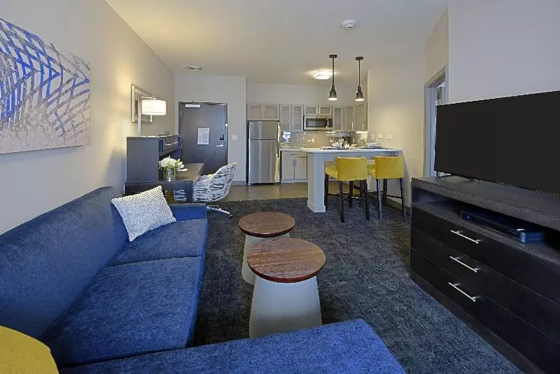 Family Room, Restaurante Cadosa