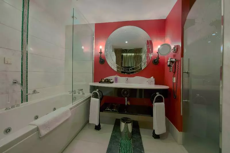 Standard Room, Restaurante Cadosa