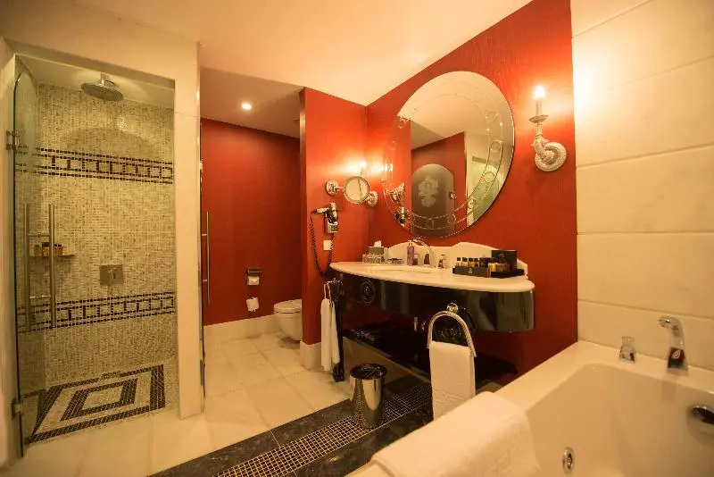 Standard Room, Restaurante Cadosa
