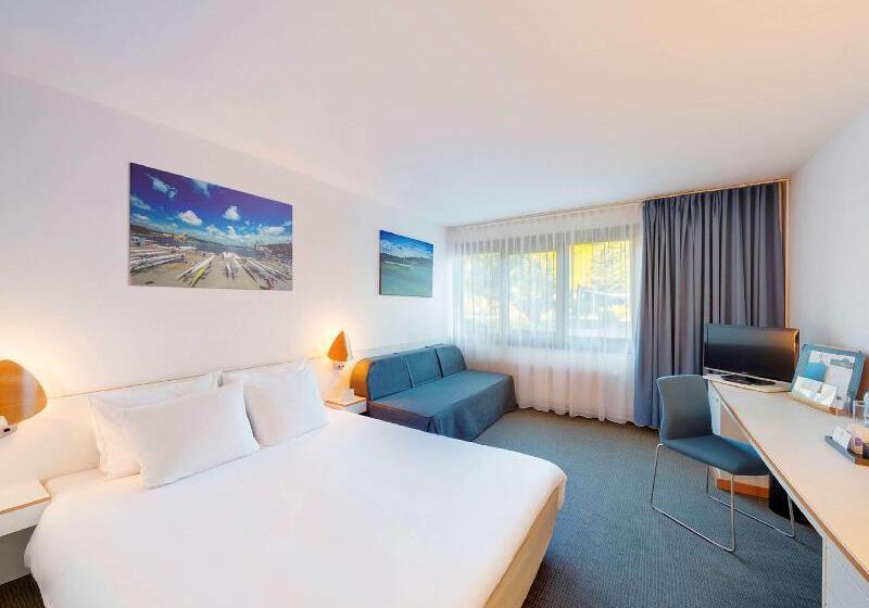 חדר משפחתי, Restaurante Cadosa