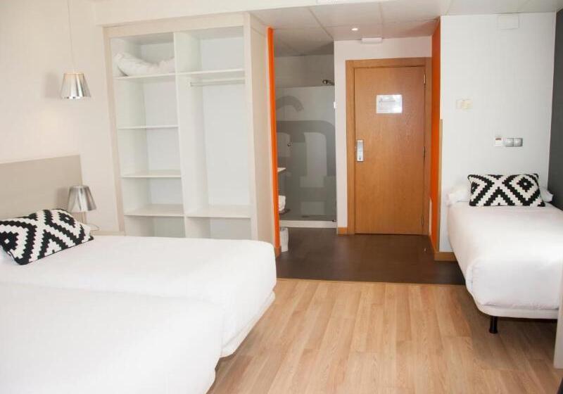 חדר סטנדרט לשלושה, Restaurante Cadosa