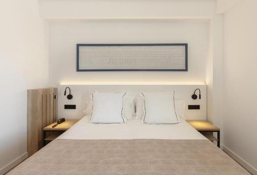 חדר סטנדרט לארבעה, Rovira