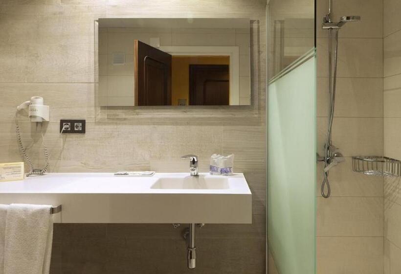 חדר סטנדרט נוף לבריכה, Rovira