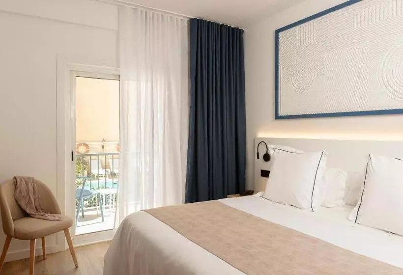 Standardzimmer mit Poolblick, Rovira