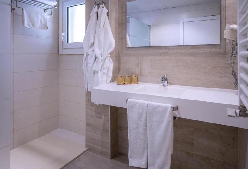 סוויטת ג'וניור, Rovira