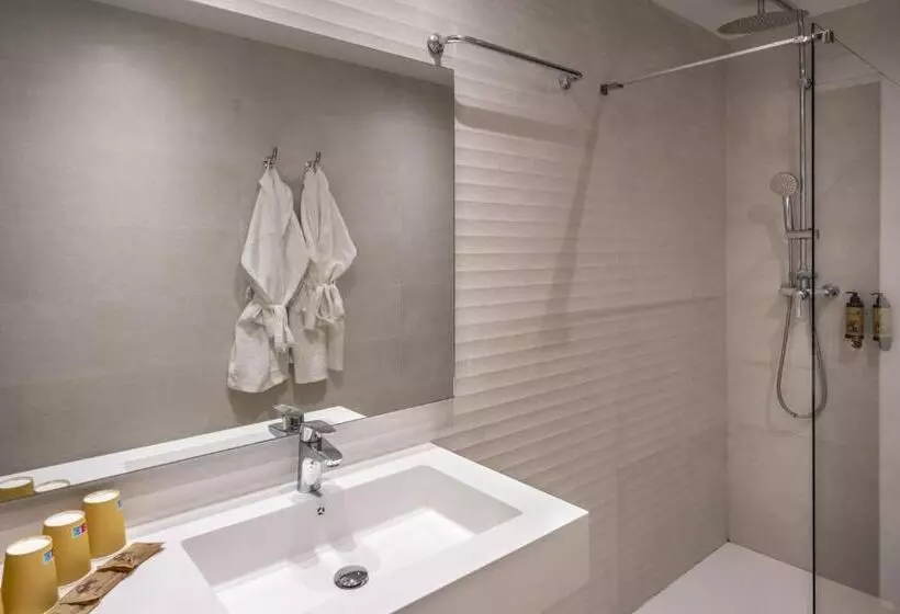 Junior Suite, Rovira