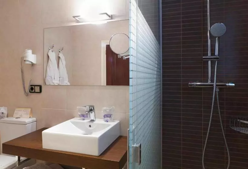 Suite mit Meerblick, Rovira