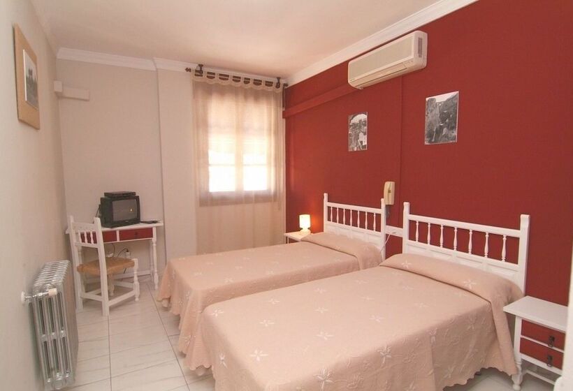 4인용 스탠다드 룸, Virgen De Los Reyes