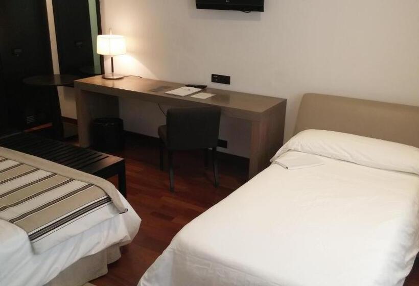 Номер Стандарт, Parador De Antequera