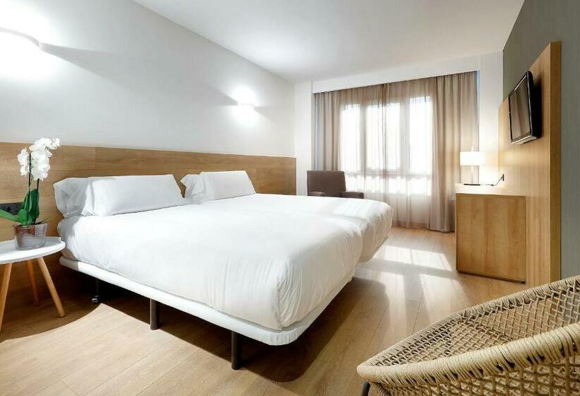 标准间, Sb Corona Tortosa