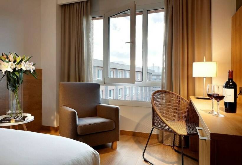 标准间, Sb Corona Tortosa