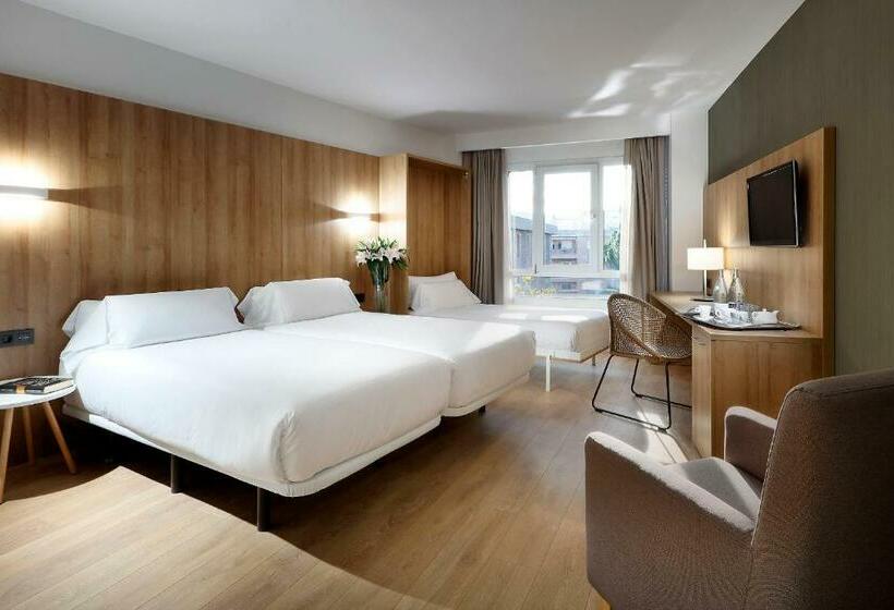 标准三人间, Sb Corona Tortosa