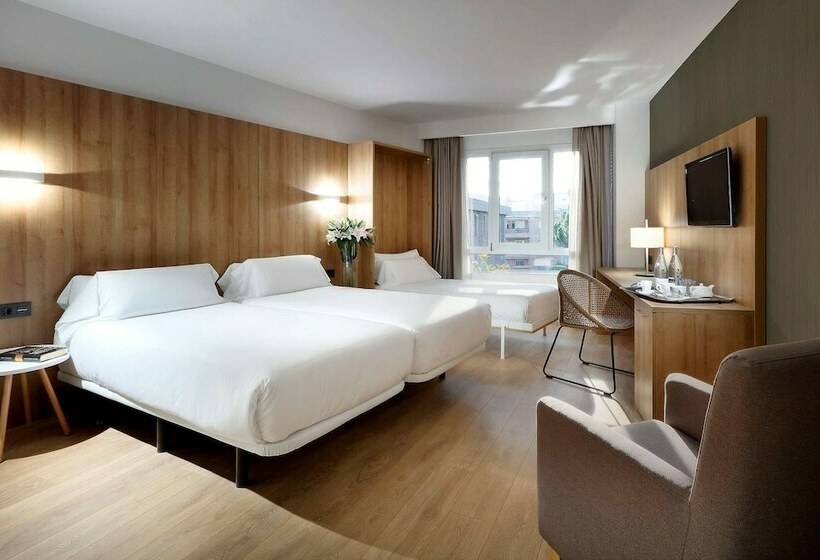 标准三人间, Sb Corona Tortosa