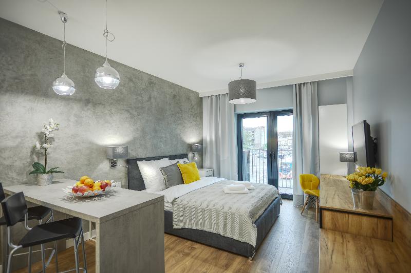 标准三人间, Sb Corona Tortosa