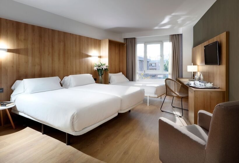 标准三人间, Sb Corona Tortosa