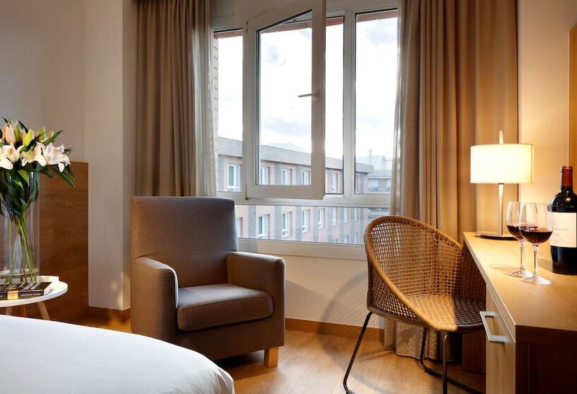 标准三人间, Sb Corona Tortosa