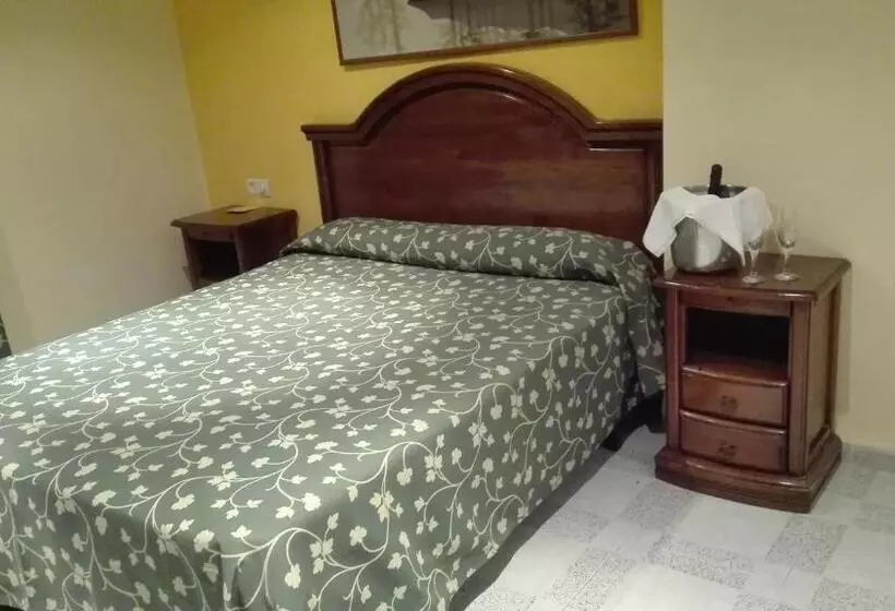 سوئیت با وان آب گرم, Hostal Andrés