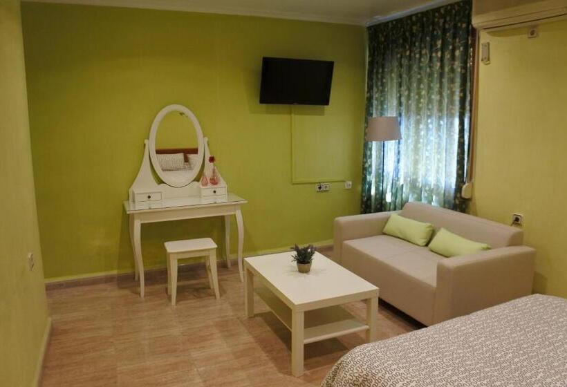 جناح مزود بجاكوزى, Hostal Andrés