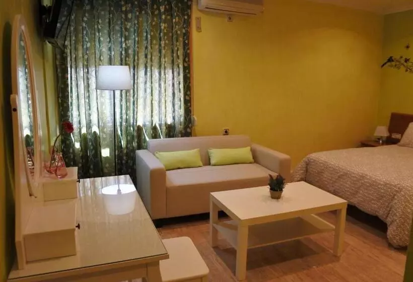 سوئیت با وان آب گرم, Hostal Andrés