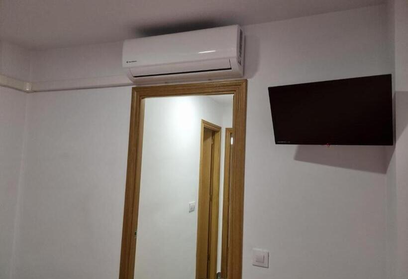 غرفة أساسية, Hostal Andrés