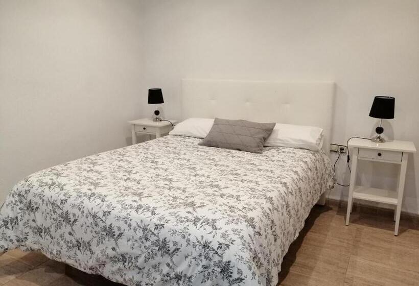 جناح مزود بجاكوزى, Hostal Andrés