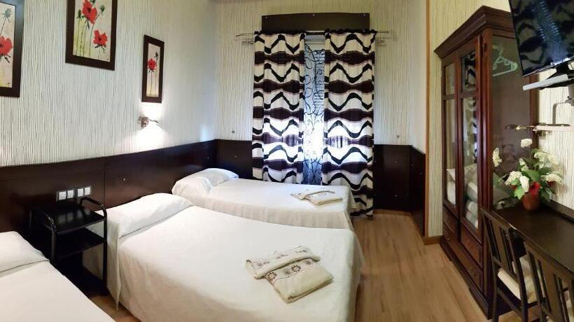 اتاق استاندارد سه نفره, Hostal De La Torre Hostal Economico