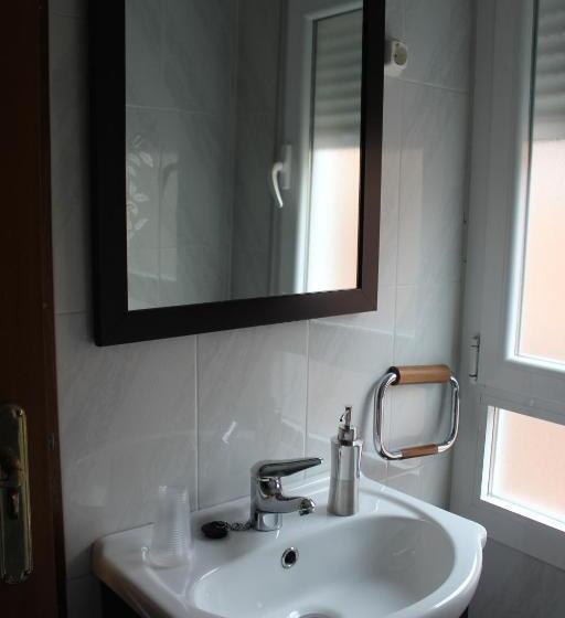 اتاق استاندارد چهار تخته, Hostal De La Torre Hostal Economico